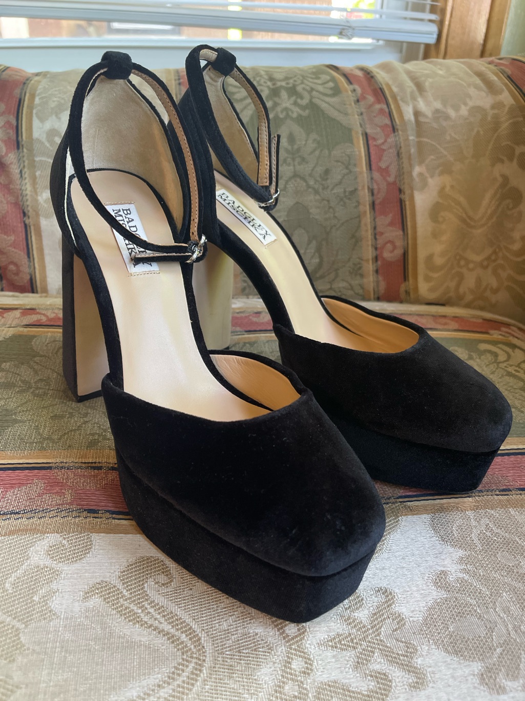 Badgley Mischka Jayda Platform. Size 8.5 Women N24-10